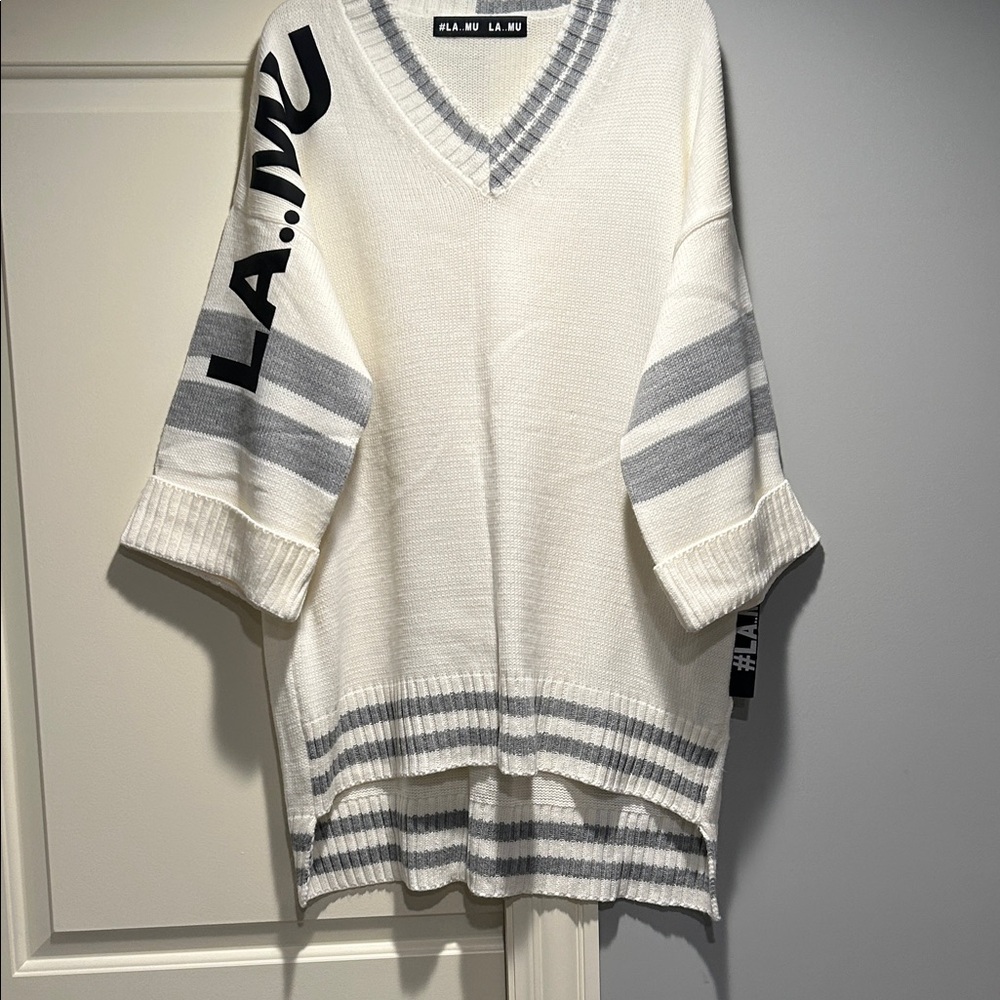 Women's White and Gray Sweater